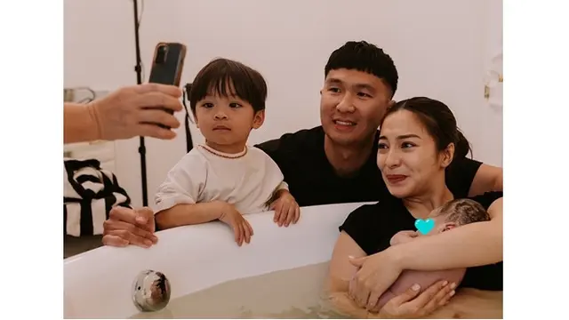 6 Potret Haru Nikita Willy Melahirkan Anak Kedua, Pakai Metode Water Birth