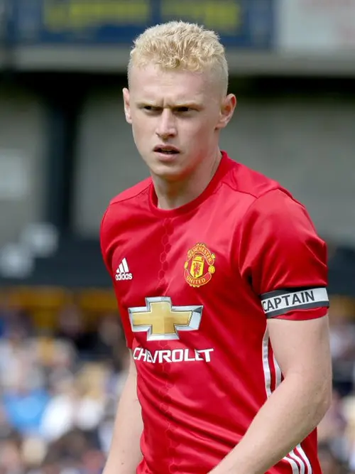 Mantan pemain Manchester United, James Weir. (Twitter/Manchester United)