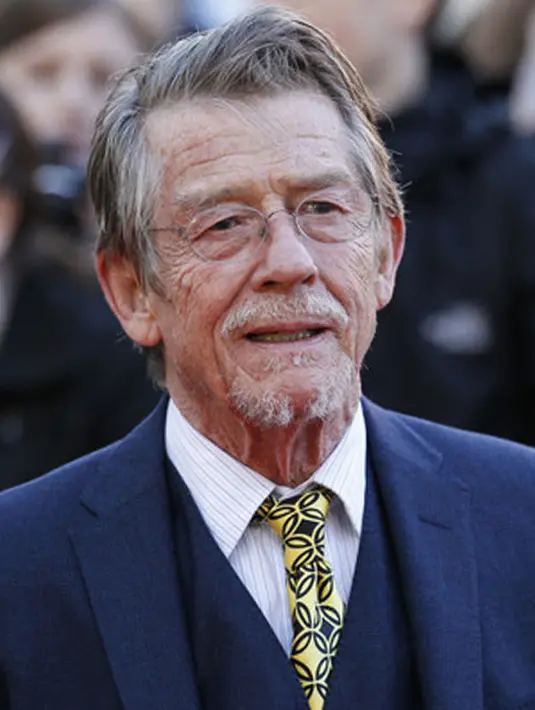 Kepulangan John pun dikabarkan langsung oleh sang istri, Anwen Hurt, dilansir dari dailymail.com. Anwen mengatakan John meninggal di kediamannya di Norfolk pada Rabu (25/1) setelah berjuang melawan kanker pankreas. (doc.dailymail.com)