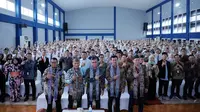 Menteri Ketenagakerjaan, Yassierli, secara resmi melepas 570 peserta magang ke Jepang. Pelepasan tersebut dilaksanakan di Balai Besar Pelatihan Vokasi dan Produktivitas (BBPVP) Bandung, Jawa Barat. (Dok. Kemnaker)