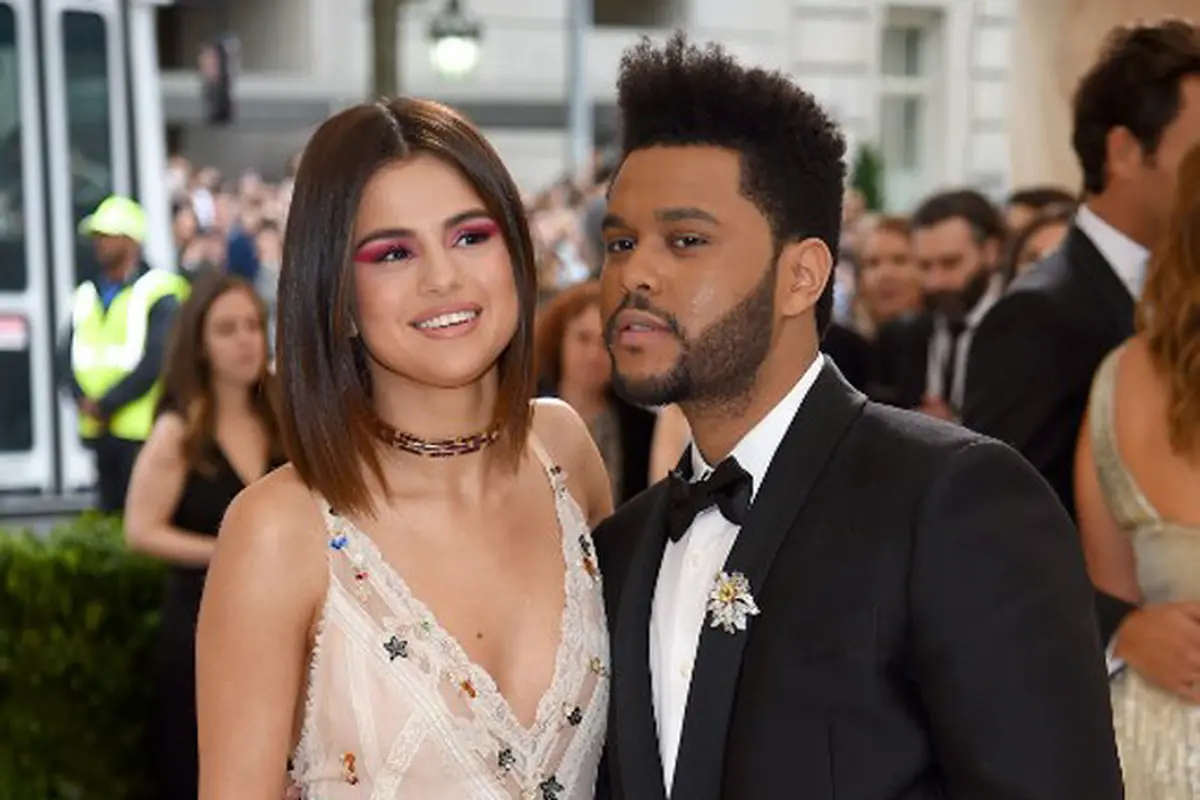 [Bintang] Rumor Kolaborasi dengan The Weeknd, Selena Gomez: Itu Tidak Benar