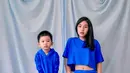 Ibu dan anak ini pun kerap menunjukkan kekompakan mereka di media sosial, degan baju berwarna senada contohnya. (Instagram/tiffanysoetanto)