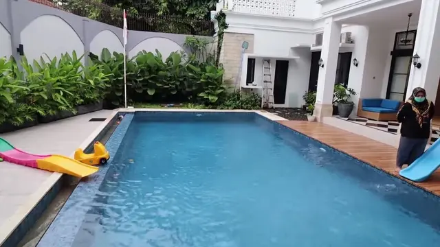 Rumah Arie Untung dan Fenita Arie (Foto: YouTube Tya Ariestya)