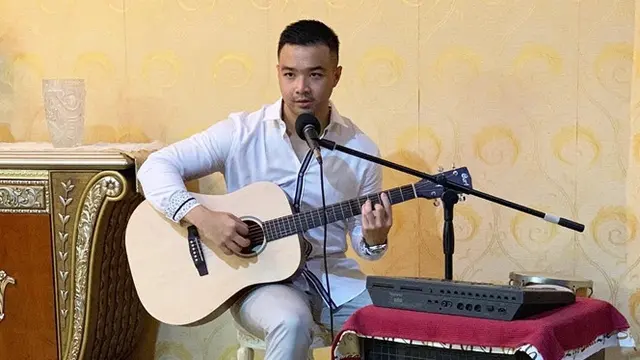 6 Potret Himawan Hermanto, Adik Tina Toon yang Tak Kalah Memesona