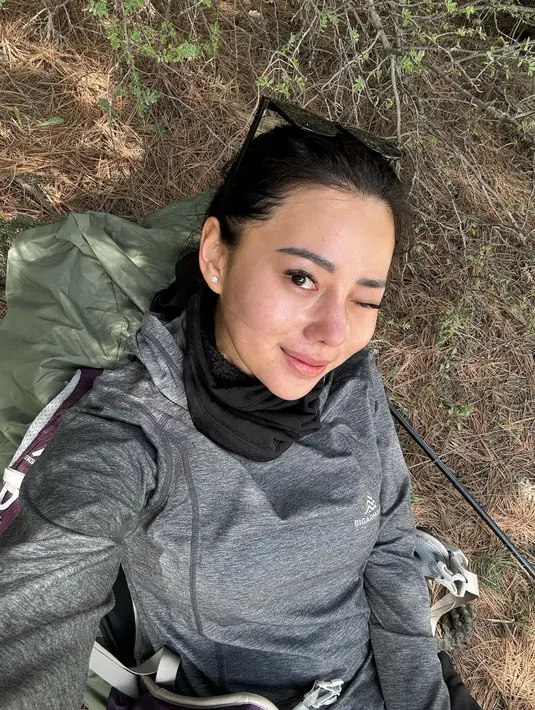 Sudah biasa mendaki gunung di Indonesia, tentu akan memberikan beberapa pengalaman kepada Wendy Walters saat menjelajahi Annapurna Circuit. Namun, lokasi saat ini tentu banyak perbedaannya, mulai dari ketinggian, cuaca hingga suhu yang dirasakan sangat jauh berbeda dengan yang ada di Indonesia. (Liputan6.com/IG/@wendywalters)
