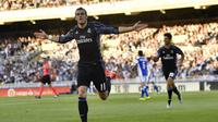 Penyerang Real Madrid, Gareth Bale, merayakan gol yang dicetak ke gawang Real Sociedad pada laga La Liga Spanyol di Stadion San Sebastian, Spanyol, Minggu (21/8/2016) atau Senin dini hari WIB. Madrid menang 3-0 atas Sociedad. (AP/Alvaro Barrientos)