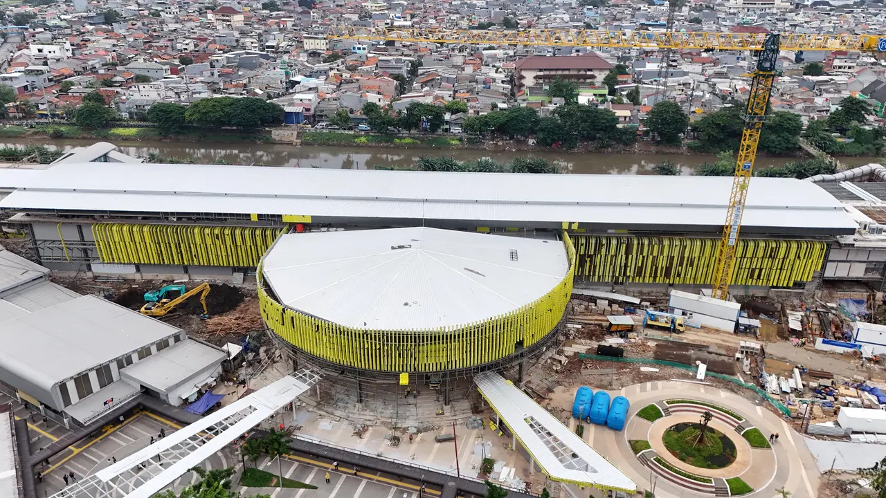 Melihat Perkembangan Pembangunan Stasiun Tanah Abang