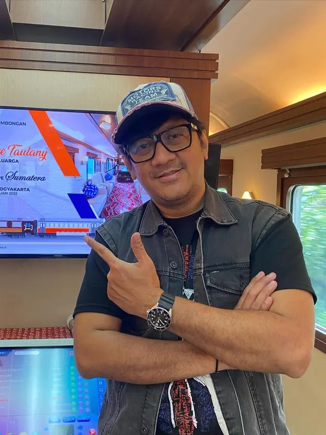 Potret Mewah Kereta Sewaan Andre Taulany