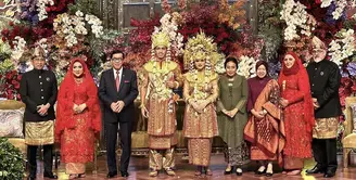Cucu Megawati bernama Dyah Pitaloka putri dari Bapak Mohammad Rizki Pratama yang merupakan anak pertama dari Ibu Megawati Soekarnoputri, menikahi Mohammed, putra dari Bapak Ali Marc Karoui. @yosanna.laoly
