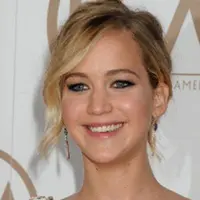 Jennifer Lawrence berpose bugil