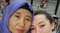 Potret hangat Zaskia Gotik dengan ibunya (Instagram/zaskia_gotix)