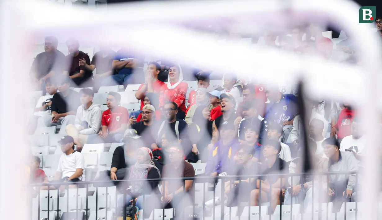 Ekspresi pemain baru Persija Jakarta, Shayne Pattynama setelah Timans Futsal Indonesia gagal mencetak gol ke gawang Irak dalam laga Piala Asia Futsal 2026 di Indonesia Arena, Senayan, Jakarta, Sabtu (31/01/2026). (Bola.com/Bagaskara Lazuardi)