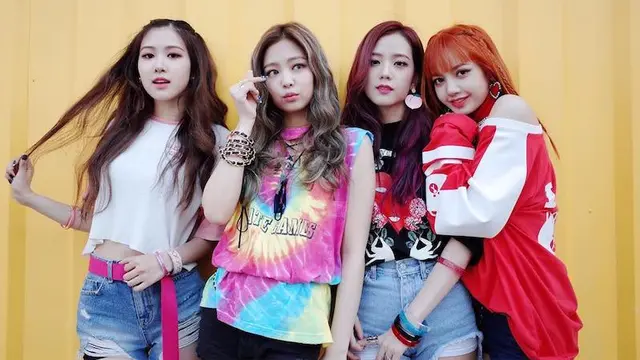 [Bintang] Ternyata Lightstick BLACKPINK Didesain Oleh Para Personelnya