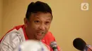 Pelatih Timnas Singapura U-22, Fandi Ahmad, memberikan keterangan kepada awak media dalam jumpa pers di Hotel Century Park, Manila, Minggu (24/11/2019). Cabang sepak bola SEA Games 2019 akan mulai bertanding Senin (25/11) esok. (Bola.com/M Iqbal Ichsan)