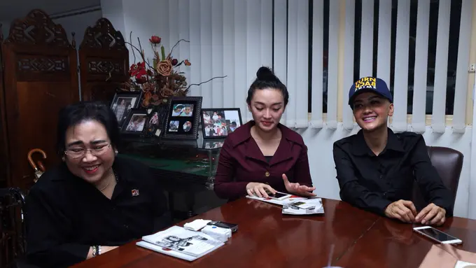 Rachmawati Soekarnoputri, Zaskia Gotik, dan Julia Perez