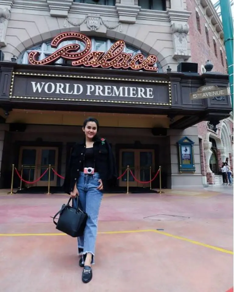 Kamu sudah kenal belum sama sepupunya Ayu Ting Ting yang satu ini. Ternyata nggak kalah cantiknya lho. (Foto: Instagram)