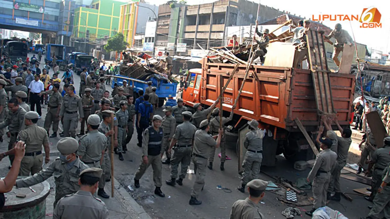 tertib-tanah-abang-130811b.jpg