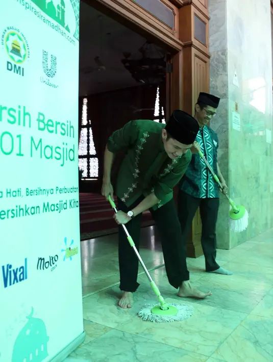 "Jadi saya di sini terlibat jadi salah satu bintang tamu, tadinya sama Icha (Alyssa Soebandono). Tapi karena dia lagi hamil enam bulan, jadi enggak memungkinkan kalau pagi-pagi dia ke sini," lanjutnya. (Nurwahyunan/Bintang.com)