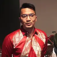 Ihsan Tarore memuji sahabatnya, Arsyah, yang membuat warna musik Ihsan jadi lebih berwarna.
