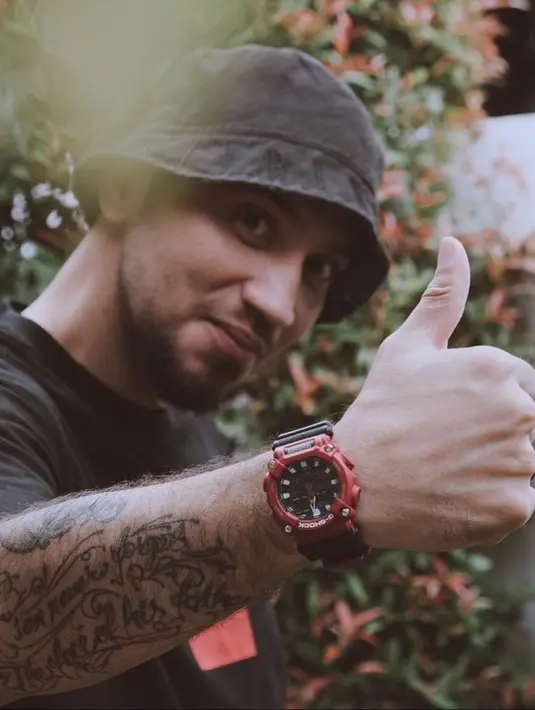 Setelah ramai tersebar foto Gary yang terbaring di rumah sakit dengan selang pernapasan yang tersematkan di hidung. Sang istri pun memohon doa unuk kesembuhan Gary Iskak. (Instagram/iskak_gary)