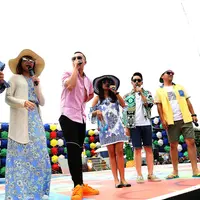 Ajang Inbox Awards 2015 dibawakan oleh para host yaitu Ferry Maryadi, Rina Nose, Andhika Pratama dan juga Gading Marten yang mampu membawa suasana hangat kepada para penonton. (Wimbarsana/Bintang.com)