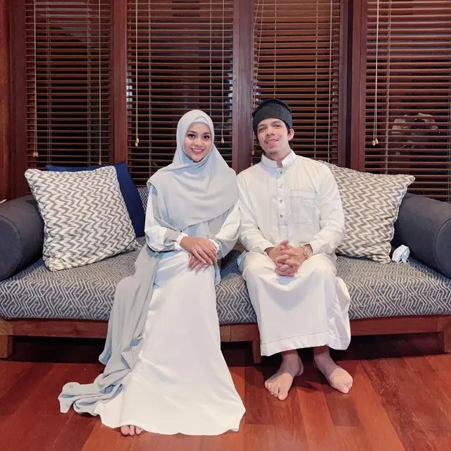 6 Potret Atta Halilintar dan Aurel Hermansyah Pakai Busana Muslim Senada, Serasi