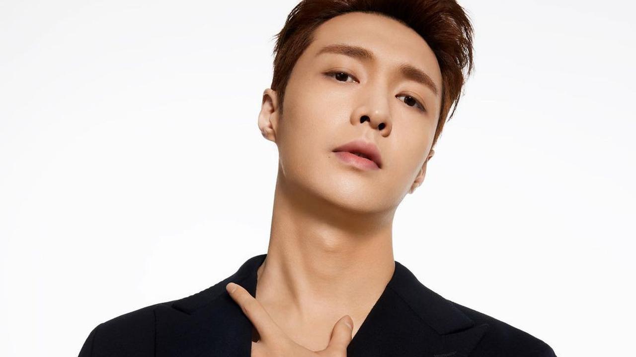 Lay EXO