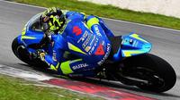 Pembalap Suzuki, Andrea Iannone, menjadi yang tercepat pada hari kedua tes pramusim resmi MotoGP 2017 di Sirkuit Sepang, Malaysia, Selasa (31/1/2017). (Autosport)