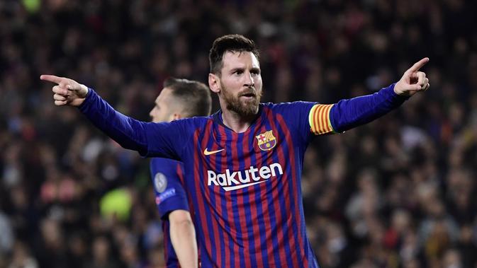 Selebrasi Lionel Messi usai mencetak gol ke gawang Liverpool pada leg 1, babak semifinal Liga Champions yang berlangsung di Stadion Camp Nou, Barcelona, Kamis (2/5). Barcelona menang 3-0 atas Liverpool. (AFP/Javier Soriano)