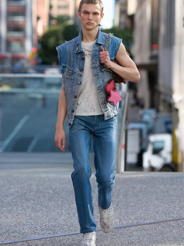 Coach Hadirkan Gaya Klasik dengan Sentuhan Muda dan Berani (Coach)