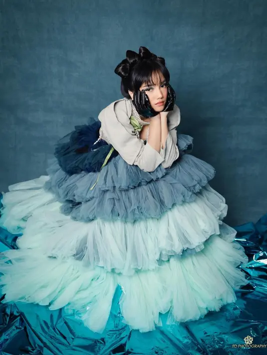 Hasil pemotretan Fuji kali ini sukses menuai decak kagum dari netizen. Bagaimana menurutmu, Sahabat Fimela?  [Credit: IG/@fdphotography90].