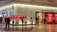 Jaringan Teh China Kena Denda Imbas Logo Mirip Louis Vuitton