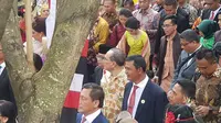 Ini sosok di balik selendang ulos yang mempercantik menantu Jokowi, Selvi Ananda, di resepsi Kahiyang-Bobby. (Liputan6.com/Aditya Eka Prawira)