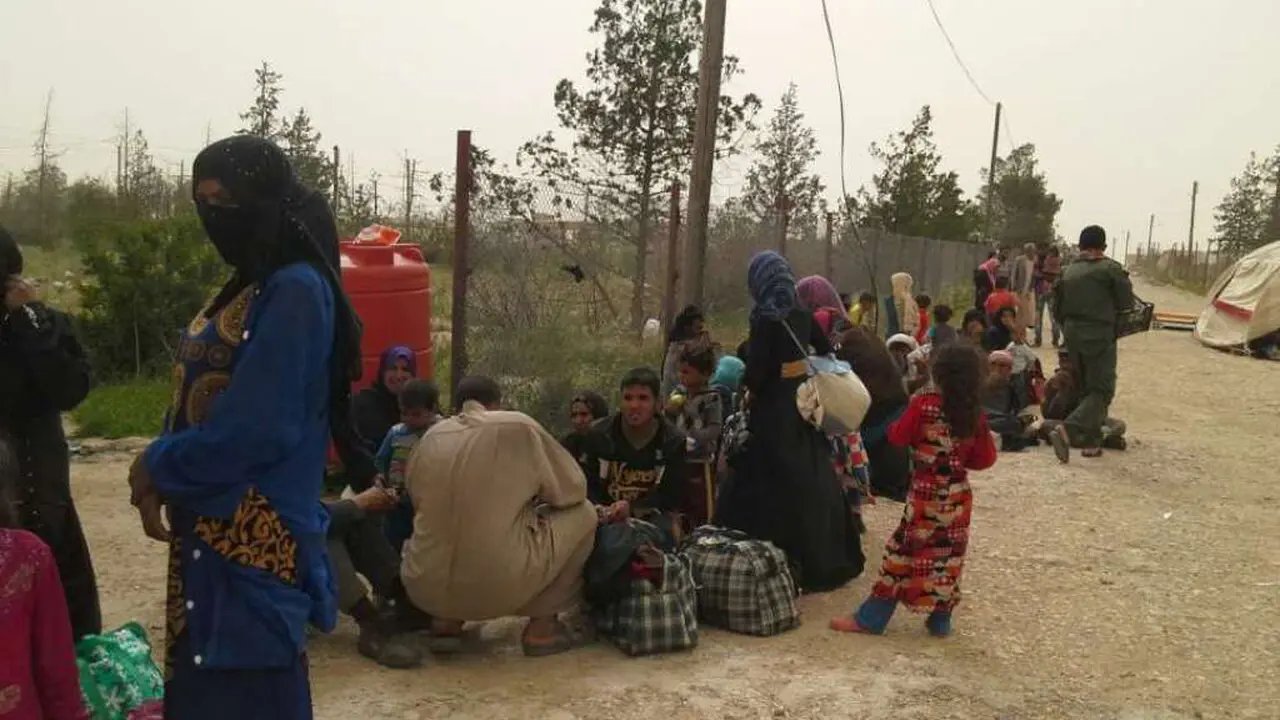 Diambang Kekalahan, ISIS Mulai Tembak Warga yang Melarikan Diri  