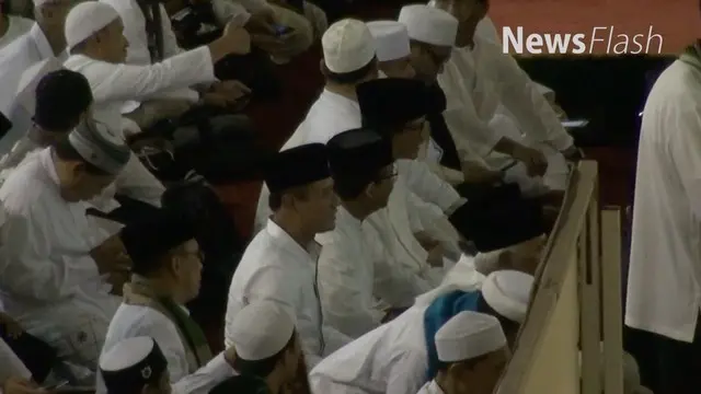  Aksi 112 di Masjid Istiqlal, Jakarta Pusat, dihadiri sejumlah tokoh, termasuk dua paslon Gubernur dan Wakil Gubernur DKI, mantan menteri, hingga mentalis, Master Limbad.