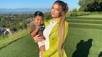 Kylie Jenner dan sang putri, Stormi. (dok. Instagram @kyliejenner/https://www.instagram.com/p/CAtCpDDnadw/Putu Elmira)