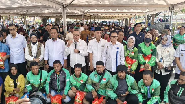 Dirapel 3 Bulan, 33 Juta Masyarakat Desil 1-4 Bakal Terima Bantuan Beras Pemerintah