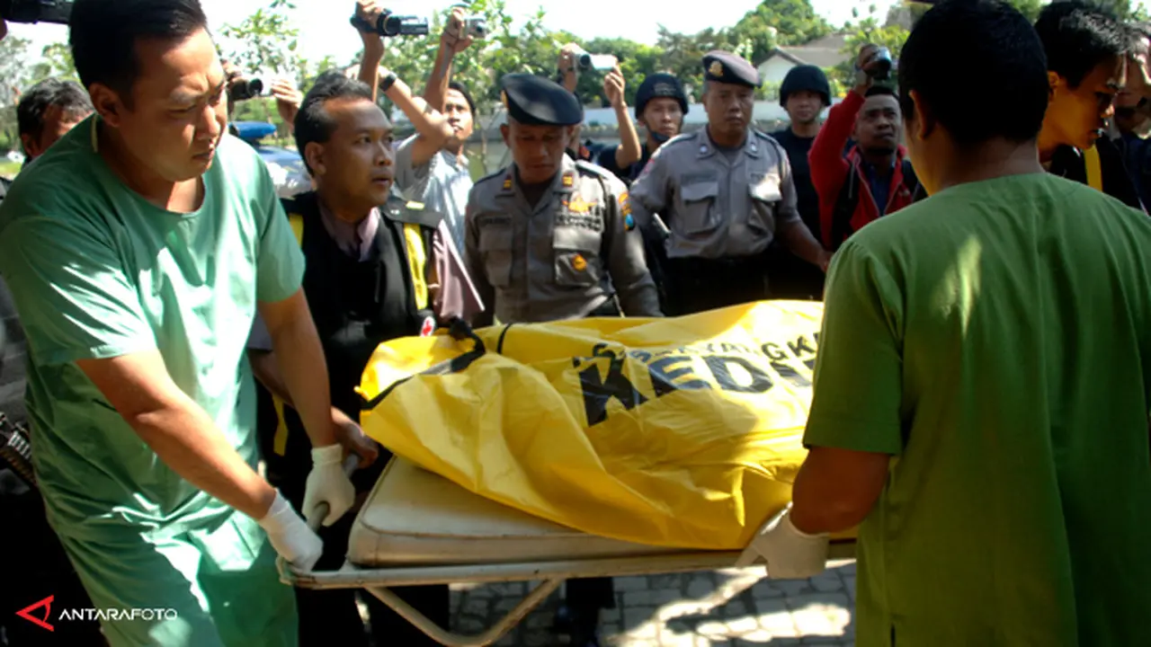 jenazah-teror-tulungagung130801b.jpg