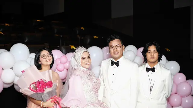 Momen Uya Kuya dan Istri Rayakan Hari Jadi Pernikahan. (Sumber: Instagram/astridkuya dan YouTube/Cinta)