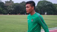 Rachmat Irianto mendapat pesan dari sang ayah yang mantan bek Timnas Indonesia, Sugiantoro. (Bola.com/Benediktus Gerendo Pradigdo)