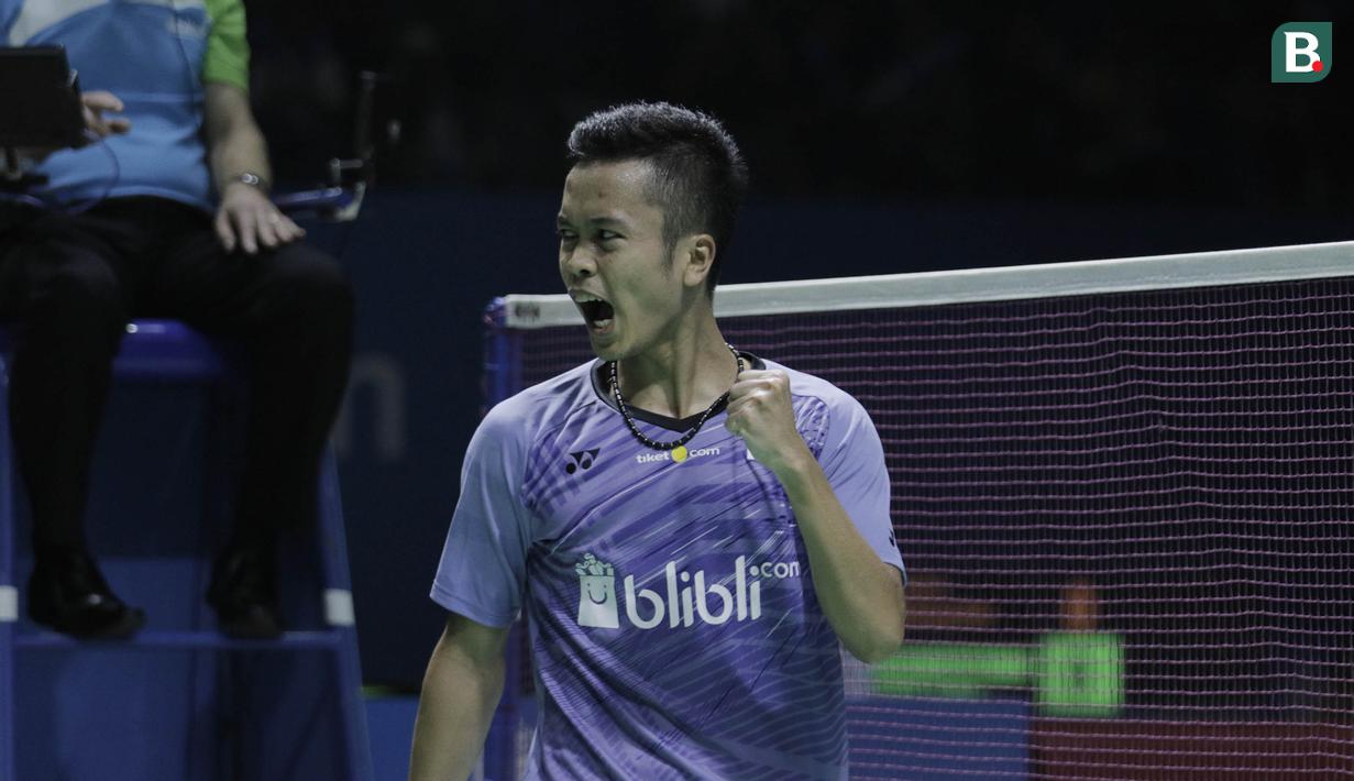 Tunggal putra Indonesia, Anthony Sinisuka Ginting, melakukan selebrasi usai mengalahkan wakil Belanda, Mark Caljouw, pada Indonesia Open di Istora Senayan, Rabu, (4/7/2018). Anthony Ginting menang 21-9, 21-17. (Bola.com/M Iqbal Ichsan)