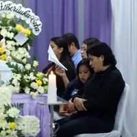 Bartje Van Houten, salah satu musisi legenda dari grup band D’loyd hembuskan nafas terakhir pada Jumat (5/5/2017) siang hari di kediamannya di kawasan Sentul, Bogor, Jawa Barat. (Nurwahyunan/Bintang.com)