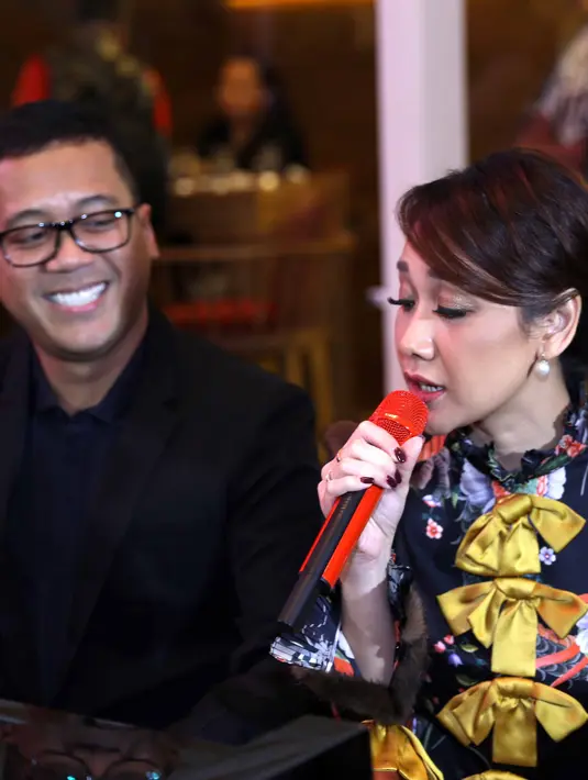 Bunga Citra Lestari akan menggelar konser tunggalnya di Jakarta Convention Center, Senayan, Jakarta Pusat pada 1 Maret mendatang. Istri dari Ashraf Sinclair itu berjanji akan tampil berbeda. (Nurwahyunan/Bintang.com)