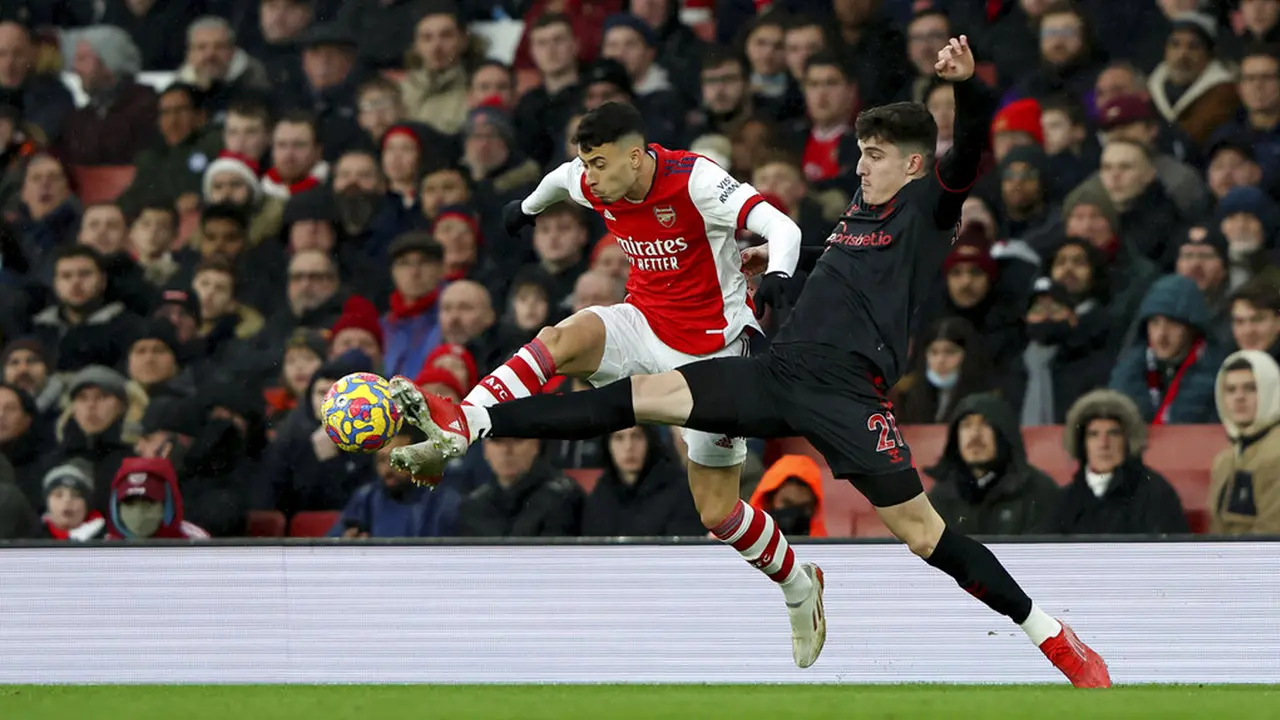FOTO: Arsenal Bantai Southampton 3-0