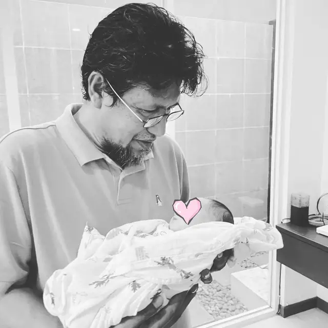 6 Potret Kenangan Ayah Ammar Zoni dan Cucu, Ibel Ungkap Almarhum Sosok Penyayang