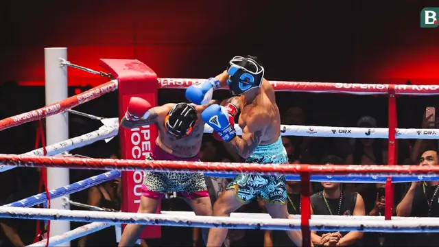 Potret Onadio Leonardo tanding tinju lawan Bobby Saputra