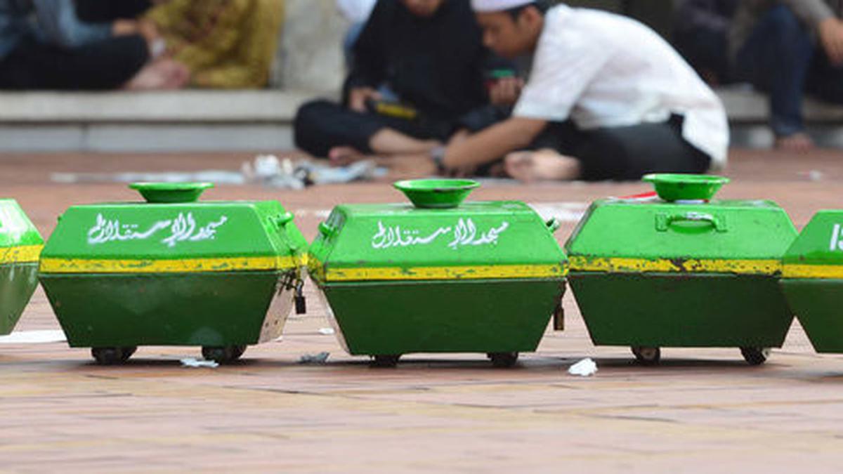 Ketika Warga Banda Aceh Kumpul di Warkop Saat Mati Listrik