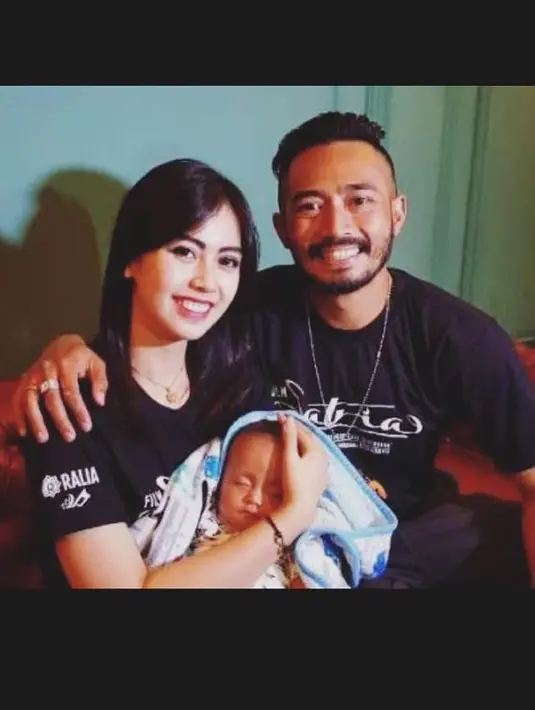 Arfita Dwi Putri dan Yama Carlos