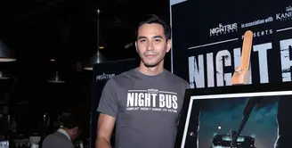 Presenter dan pemeran Darius Sinathrya akhirnya merampungkan film Night Bus. Baginya, film ini merupakan debut perdananya sebagai seorang produser film. (Deki Prayoga/Bintang.com)