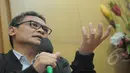 Johan Budi mengatakan, saat ini fokus KPK terpecah antara menangani kasus korupsi di KPK dengan persoalan hukum yang menjerat pimpinan KPK, Jakarta, Kamis (5/2/2015). (Liputan6.com/Herman Zakharia)